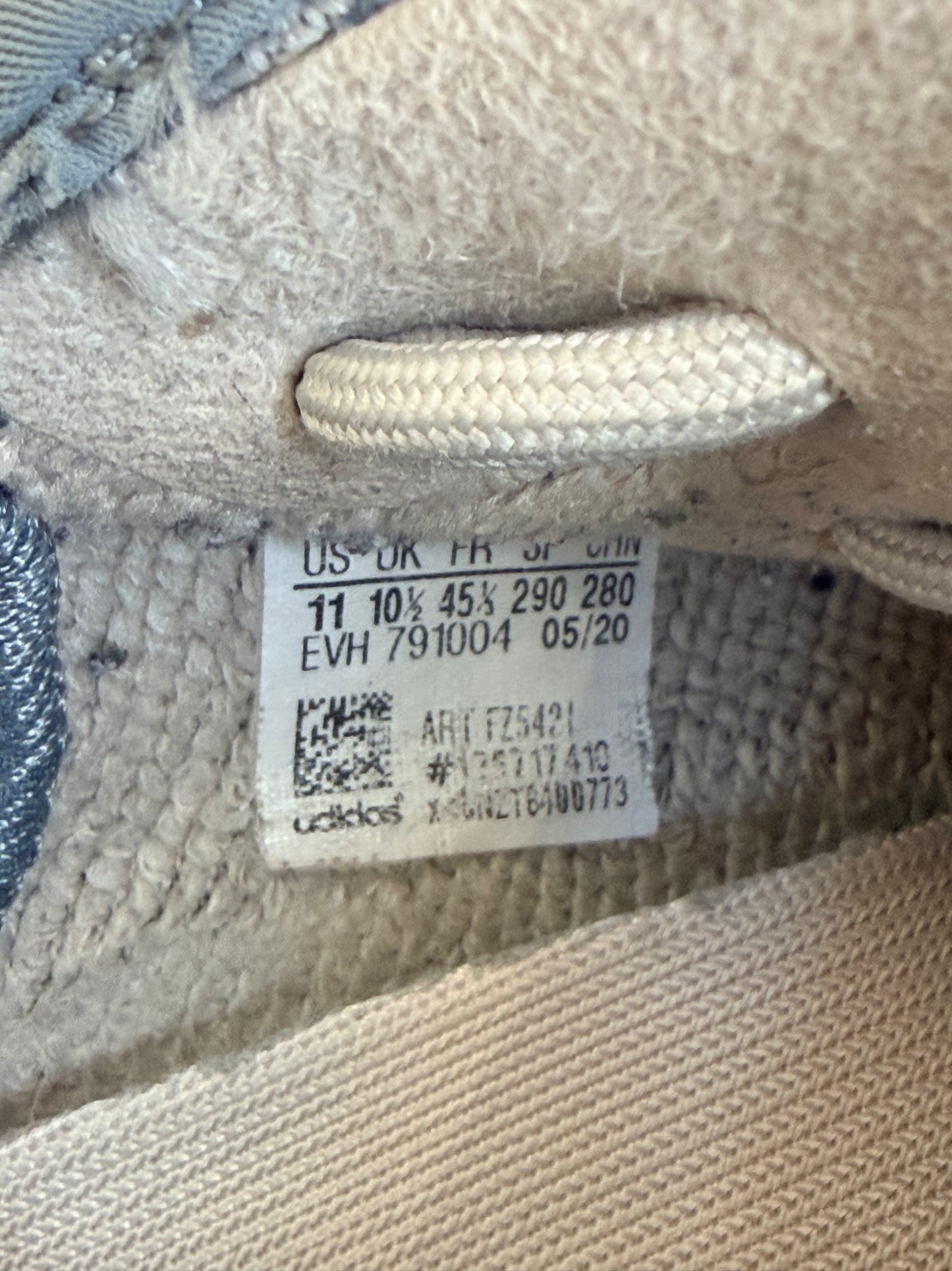 Yeezy 350 v2 israfil - TAILLE 45,5