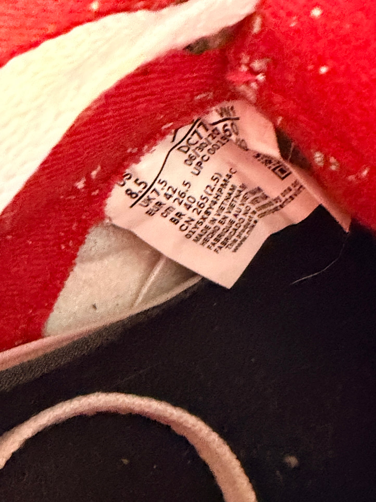 Jordan 4 fire red - taille 42