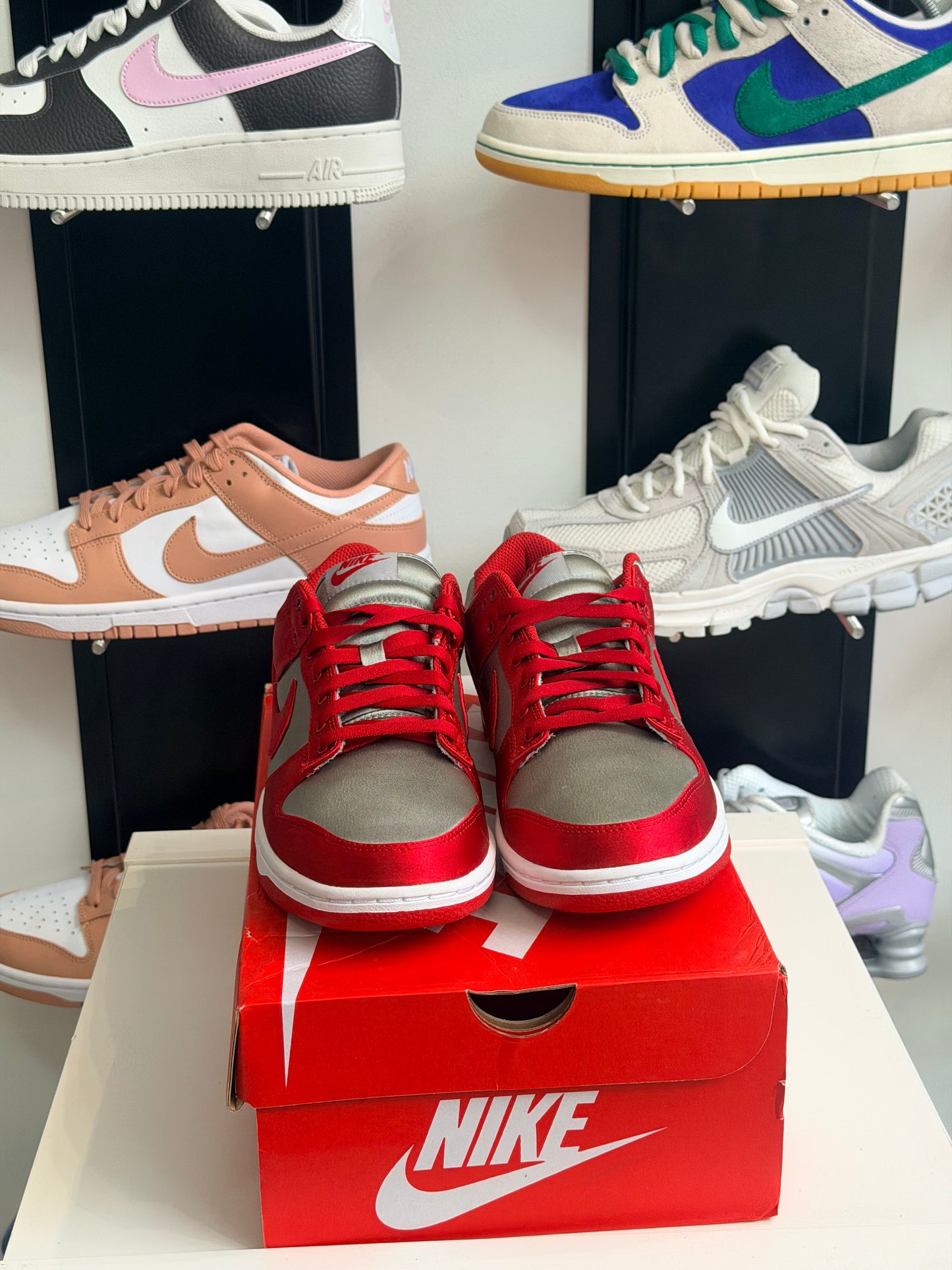 Nike dunk low UNLV satin - taille 40