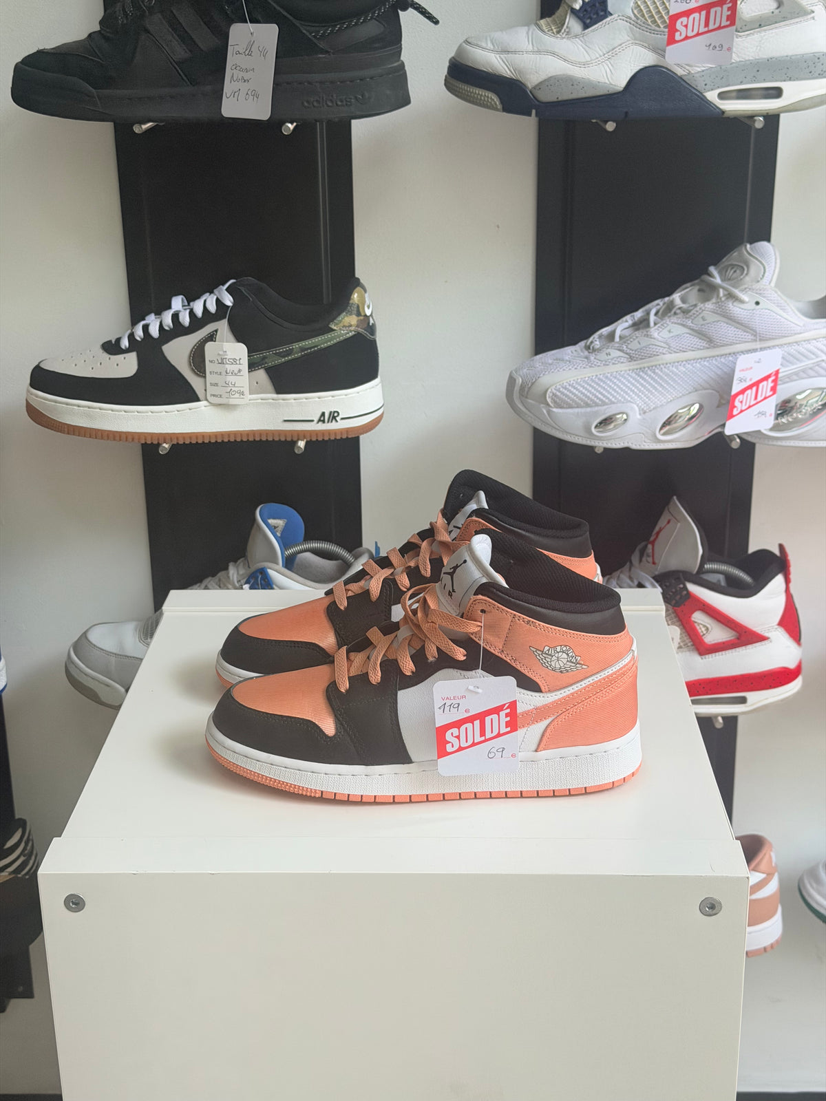 Jordan 1 mid madder root - taille 40