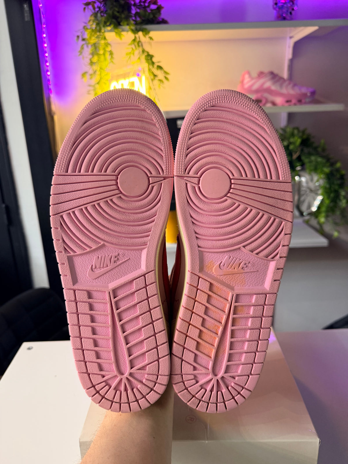 Air Jordan 1 Retro Low OG SP Travis Scott "Sail Tropical Pink" - TAILLE 44