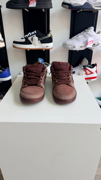 Nike SB Dunk Low City of Love Burgundy Crush - taille 42,5