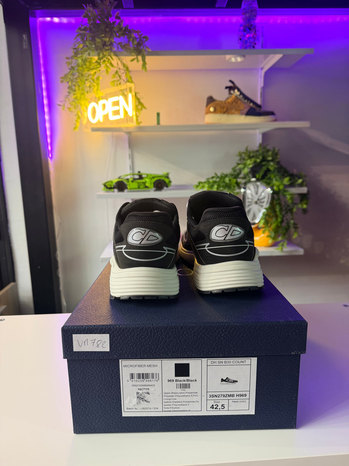 Dior b30 noir et blanche - TAILLE 42,5