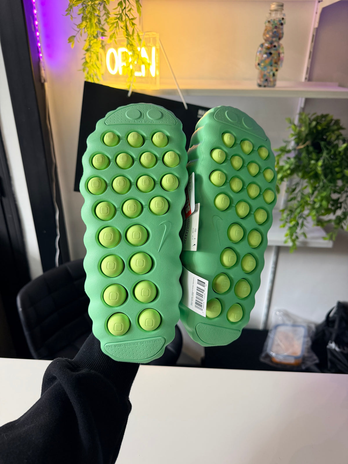 Nike Mind 001 Cucumber Calm/Noir/Barely Volt - taille 46