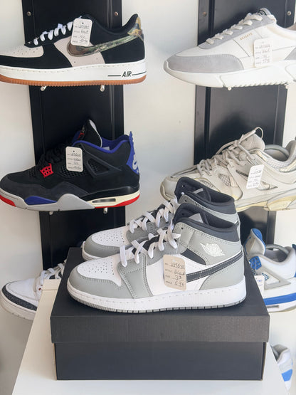 Jordan 1 mid grey - TAILLE 38