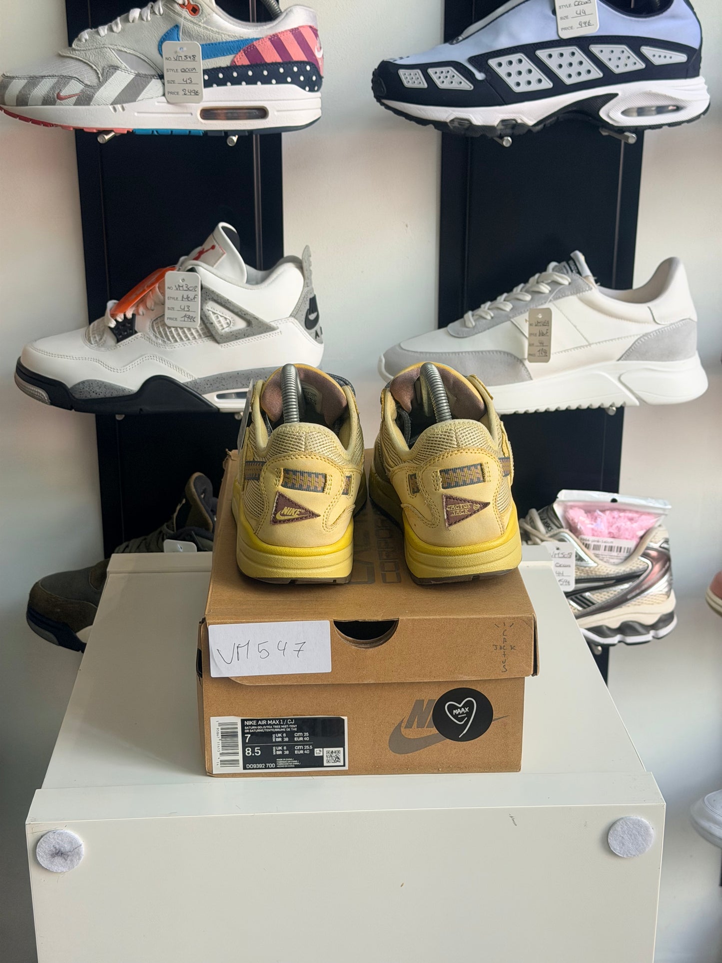 Air Max 1 Travis Scott saturne gold - TAILLE 40