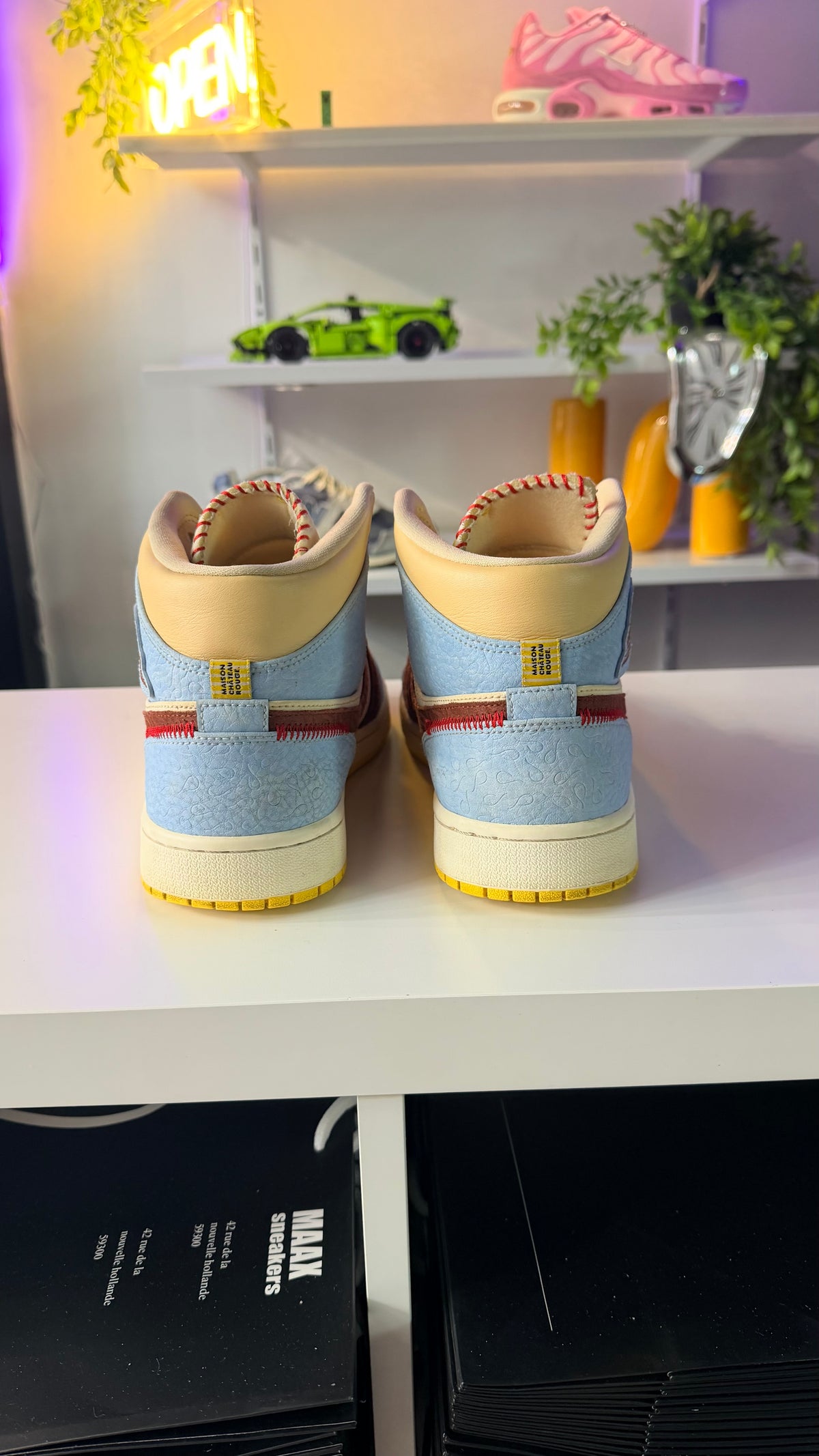 Air Jordan 1 Mid SE Fearless « Maison Château Rouge »- TAILLE 44