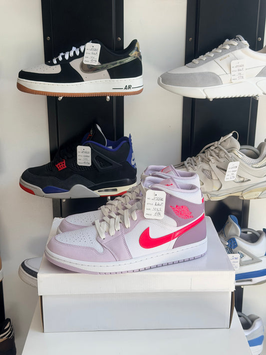 Jordan 1 mid saint Valentin - TAILLE 44,5