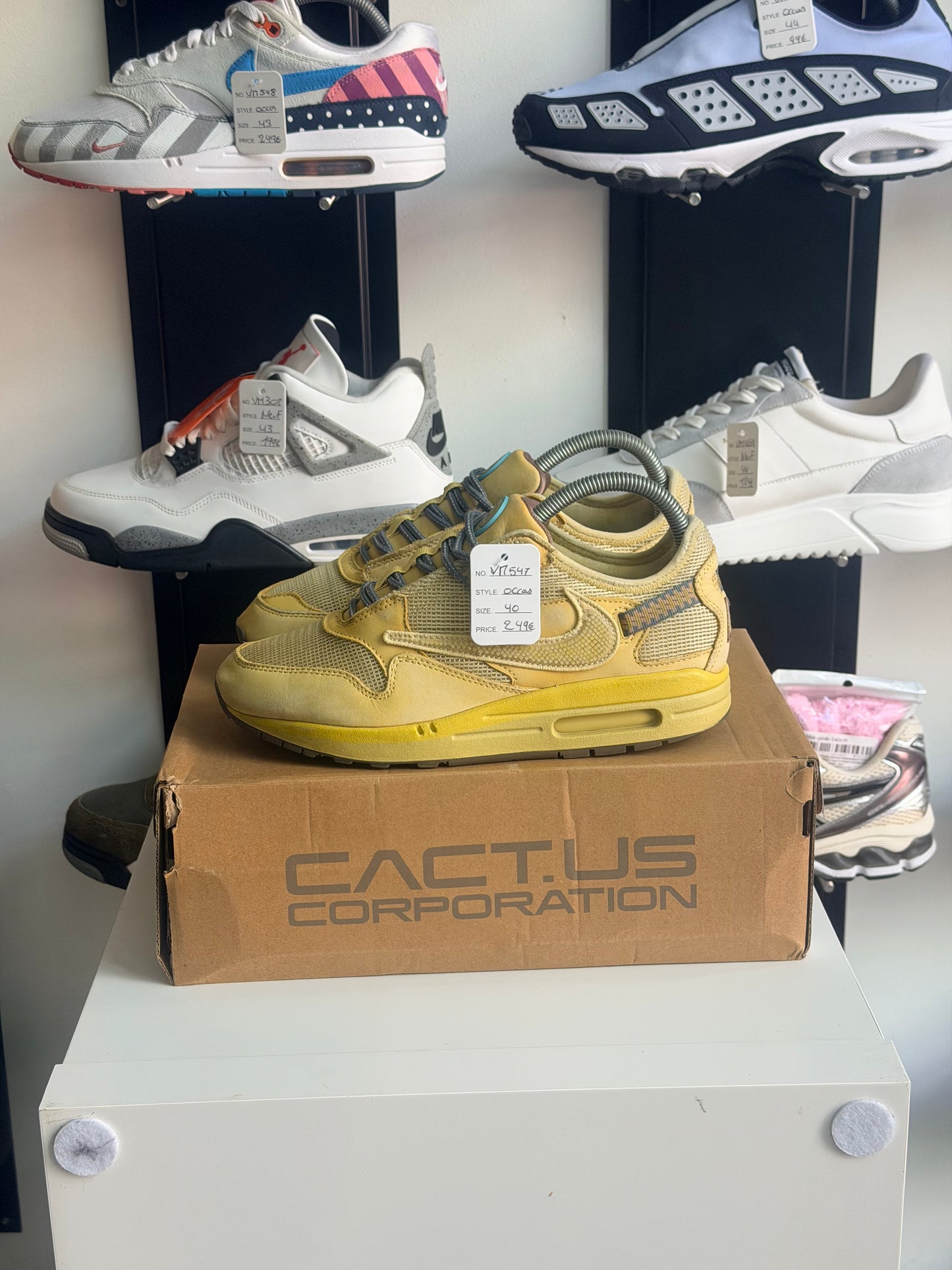 Air Max 1 Travis Scott saturne gold - TAILLE 40