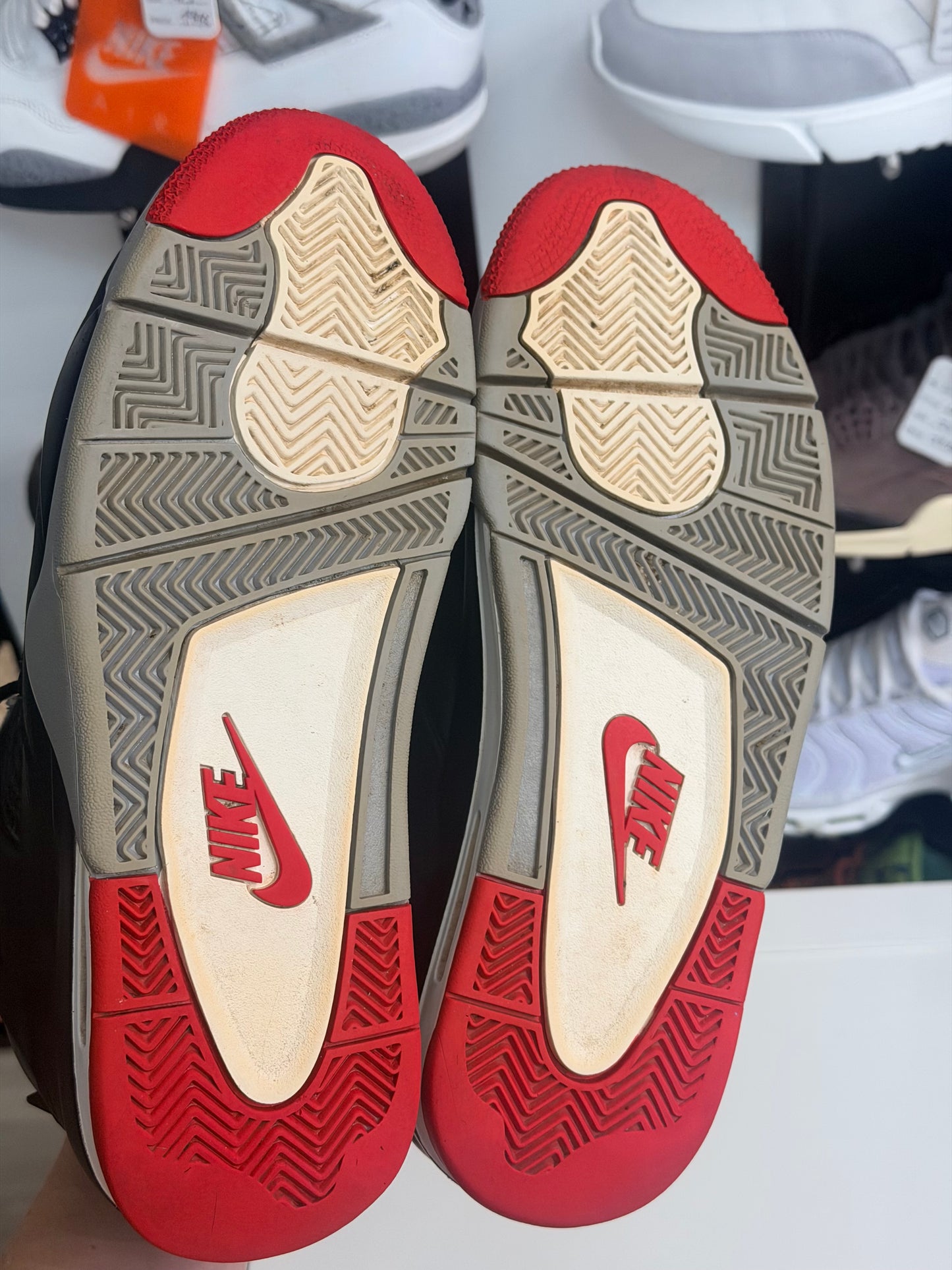 Jordan 4 bred reimagined - TAILLE 42