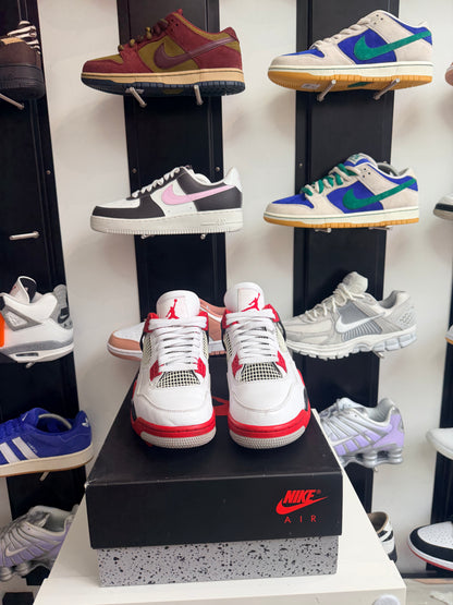 Jordan 4 fire red - taille 43