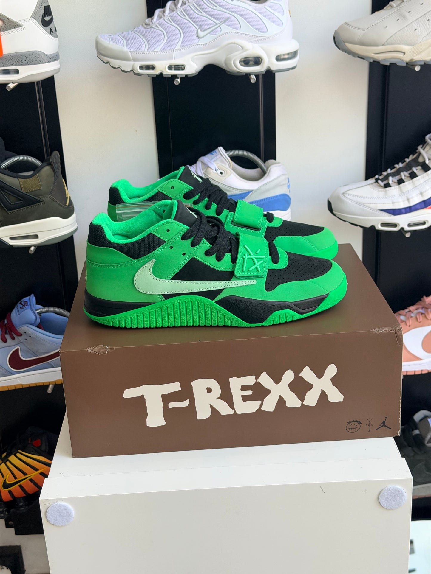 Nike Travis Scott T-REXX GREEN SPARK - TAILLE 44,5