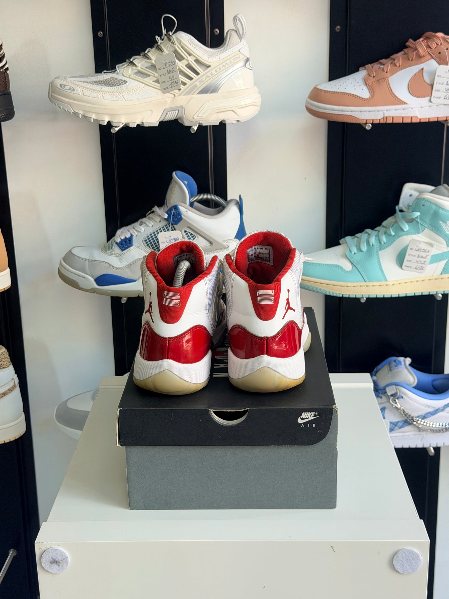 Jordan 11 high cherry - TAILLE 40