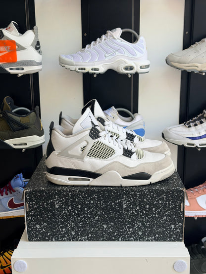 Jordan 4 military - TAILLE 46