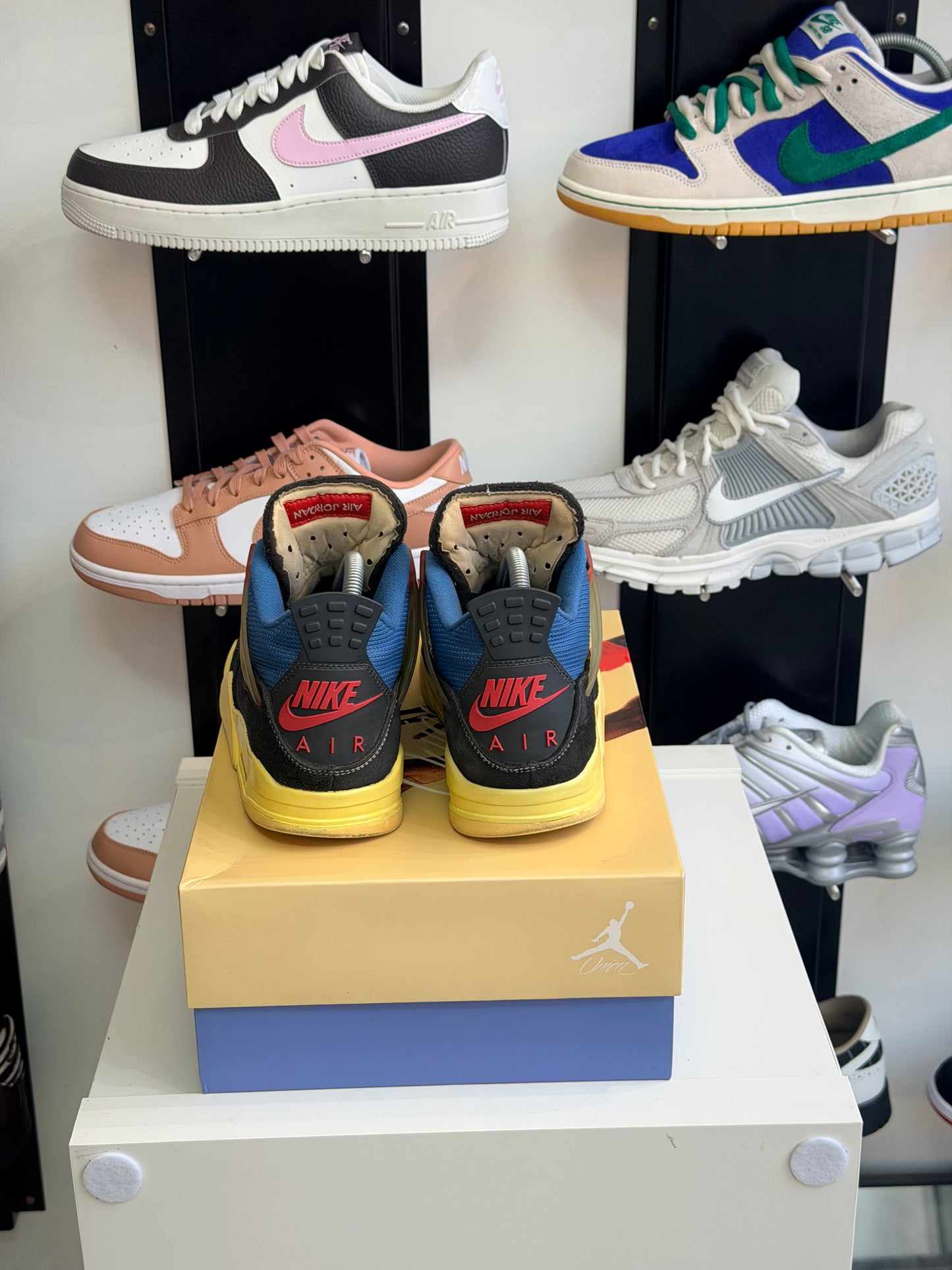 Jordan 4 union off noir - taille 41