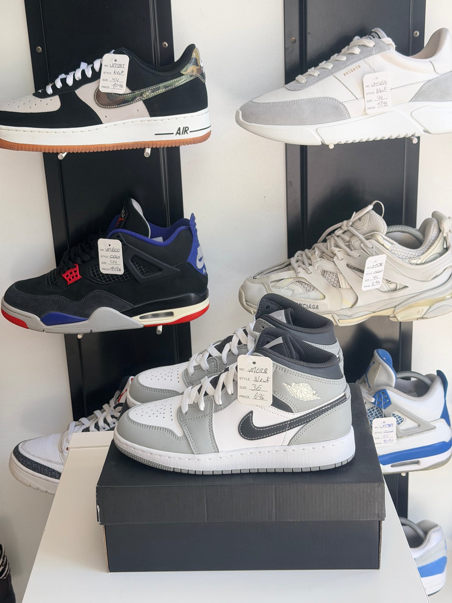 Jordan 1 mid grey - taille 36