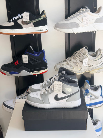 Jordan 1 mid grey - taille 36