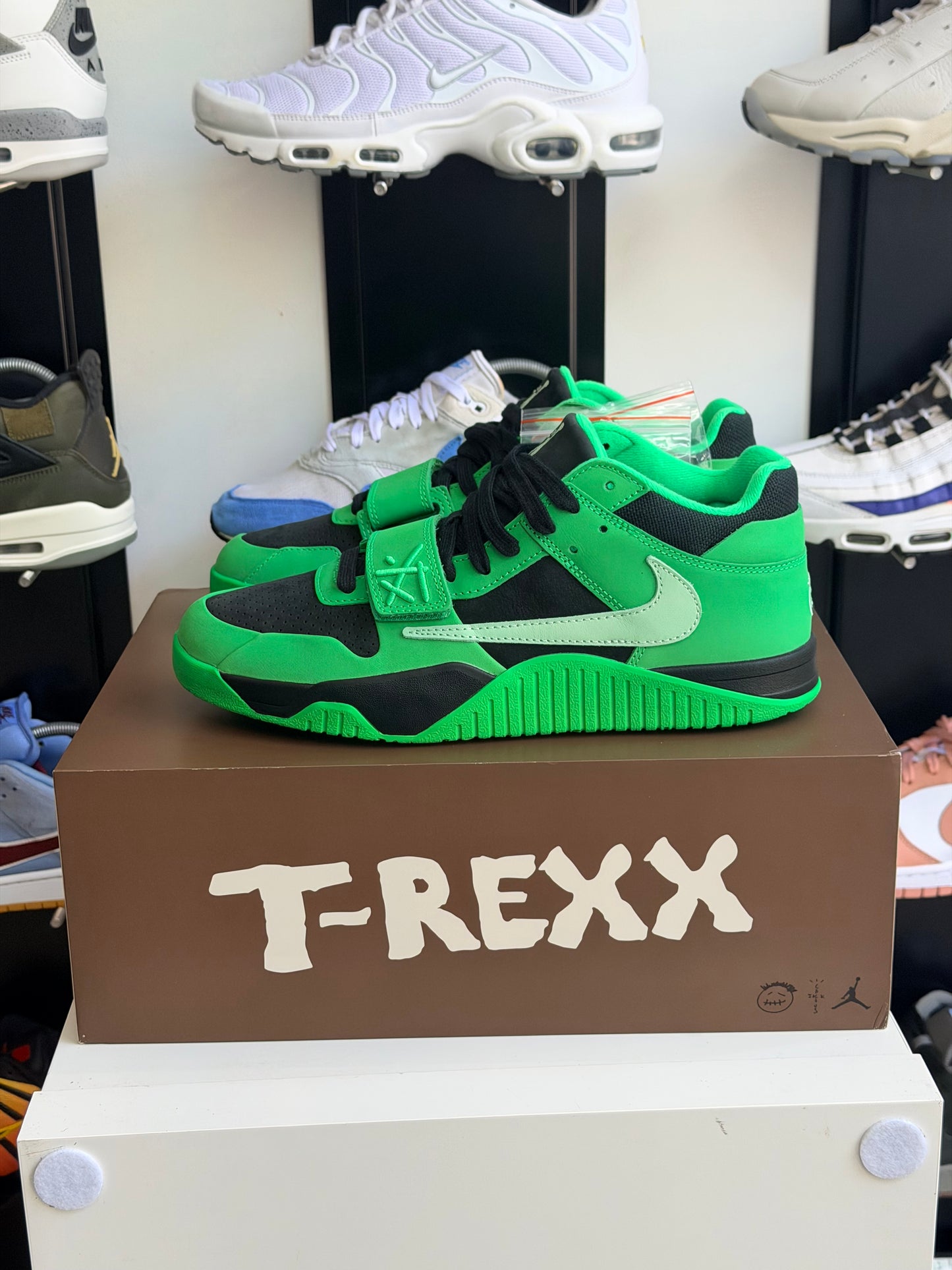 Nike Travis Scott T-REXX GREEN SPARK - TAILLE 44,5