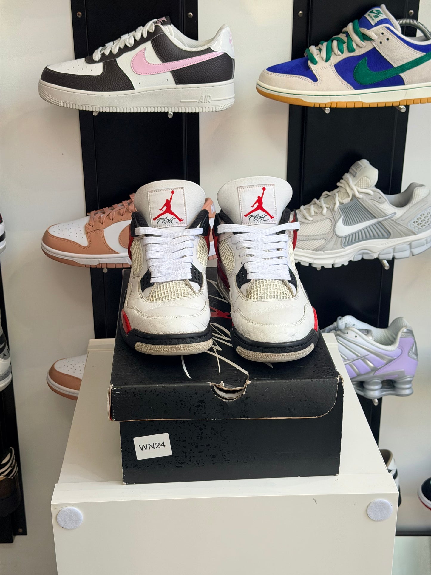 Jordan 4 red cément - taille 44,5