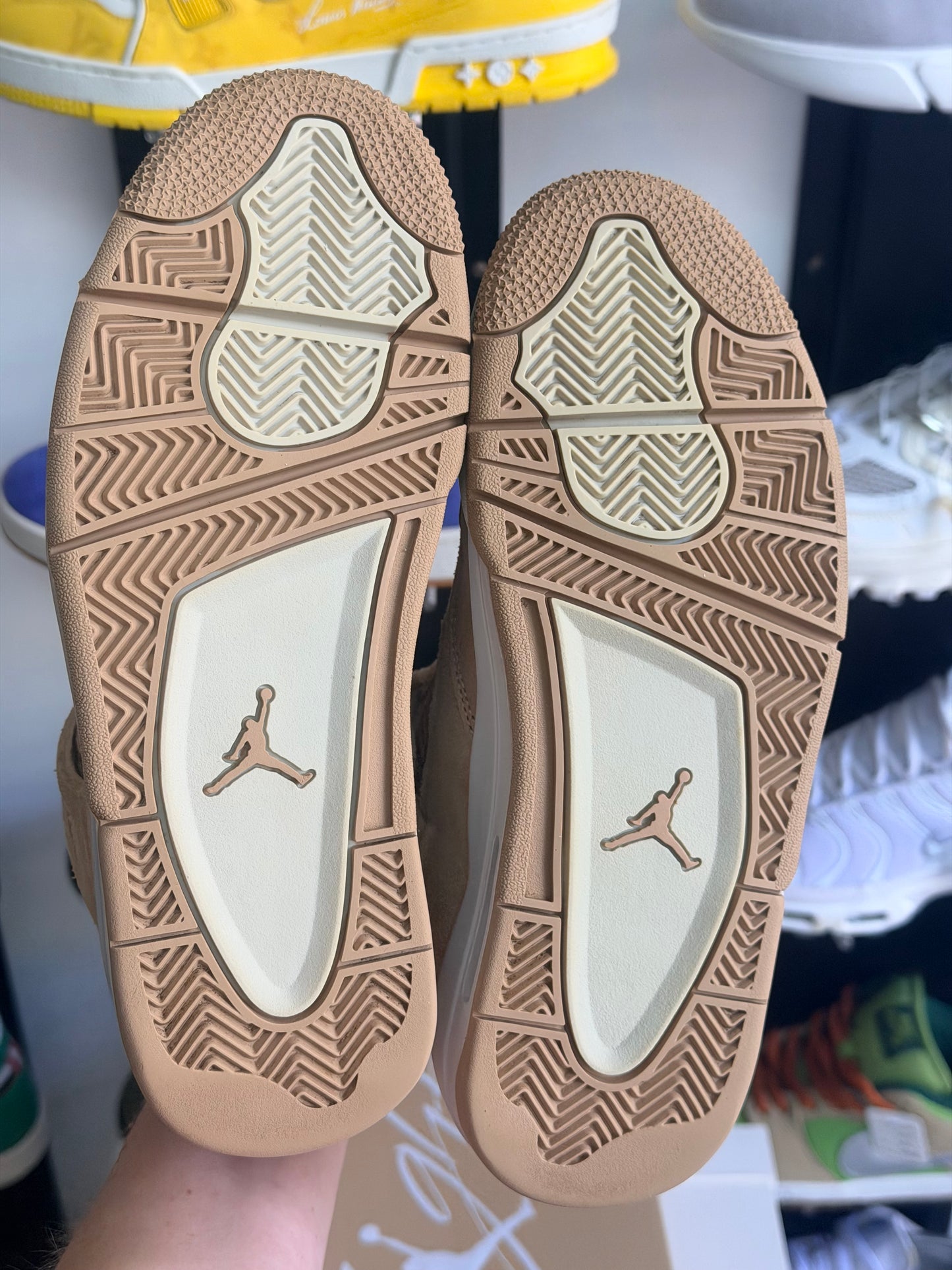 Jordan 4 Cozy Girl - TAILLE 38,5