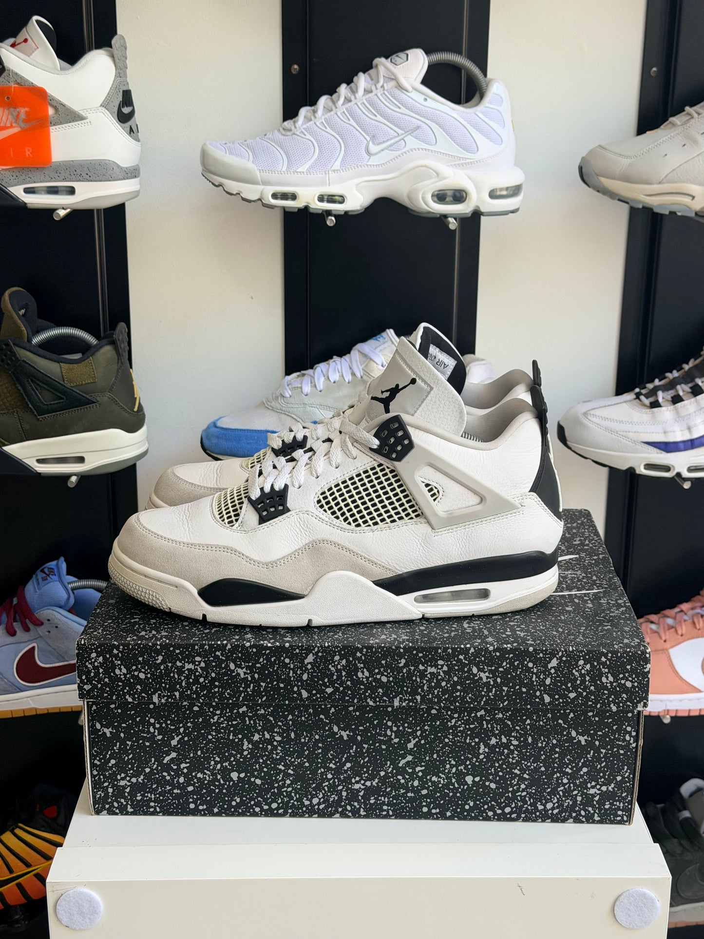 Jordan 4 military - TAILLE 46