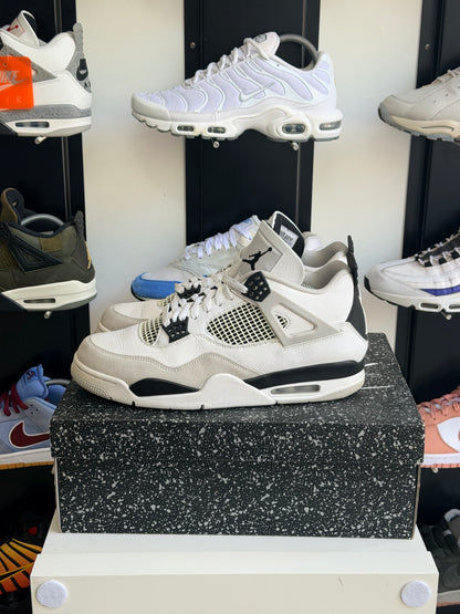 Jordan 4 military - TAILLE 46