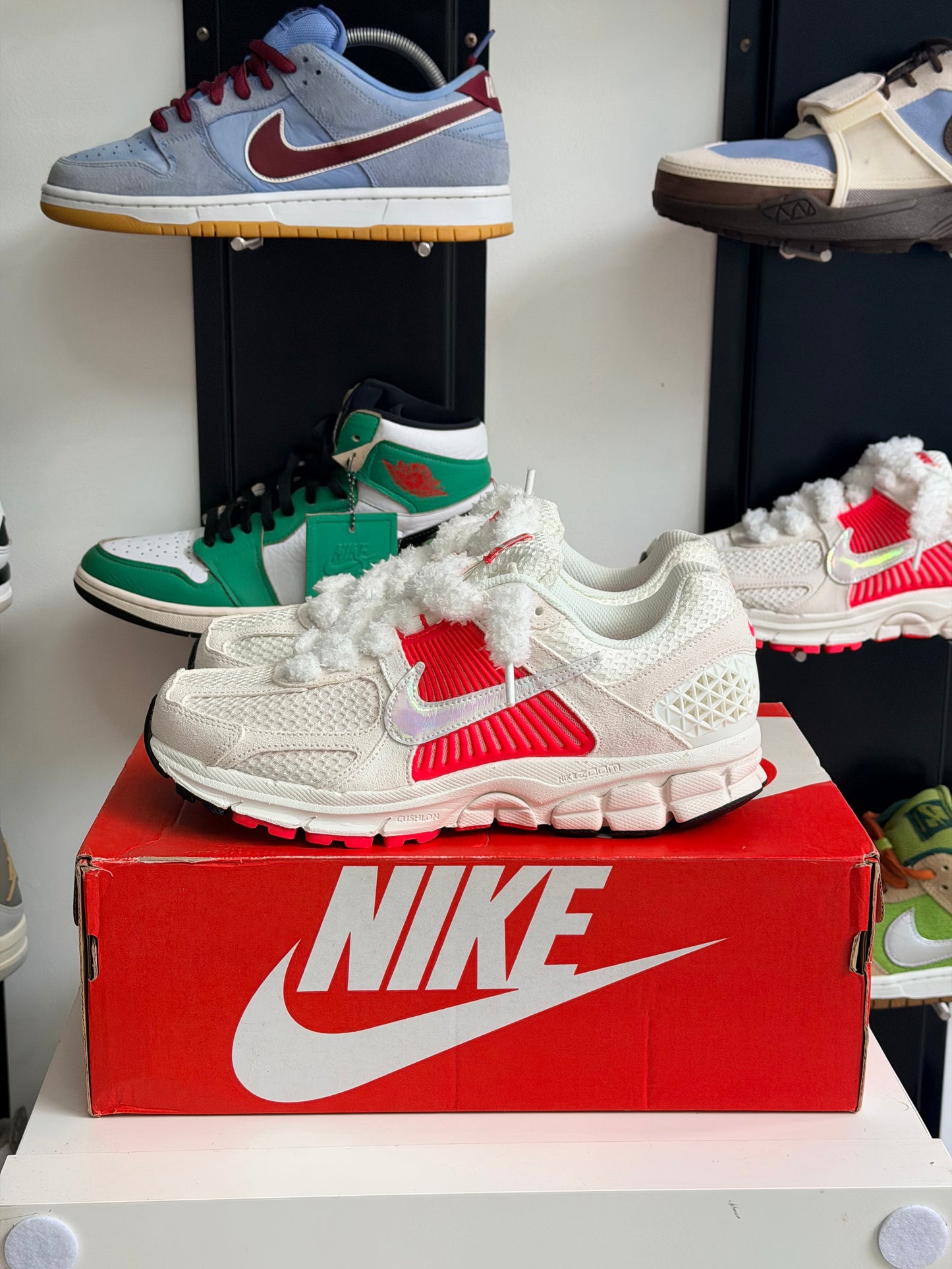Nike VOMERO 5 ROUGE  - TAILLE 41