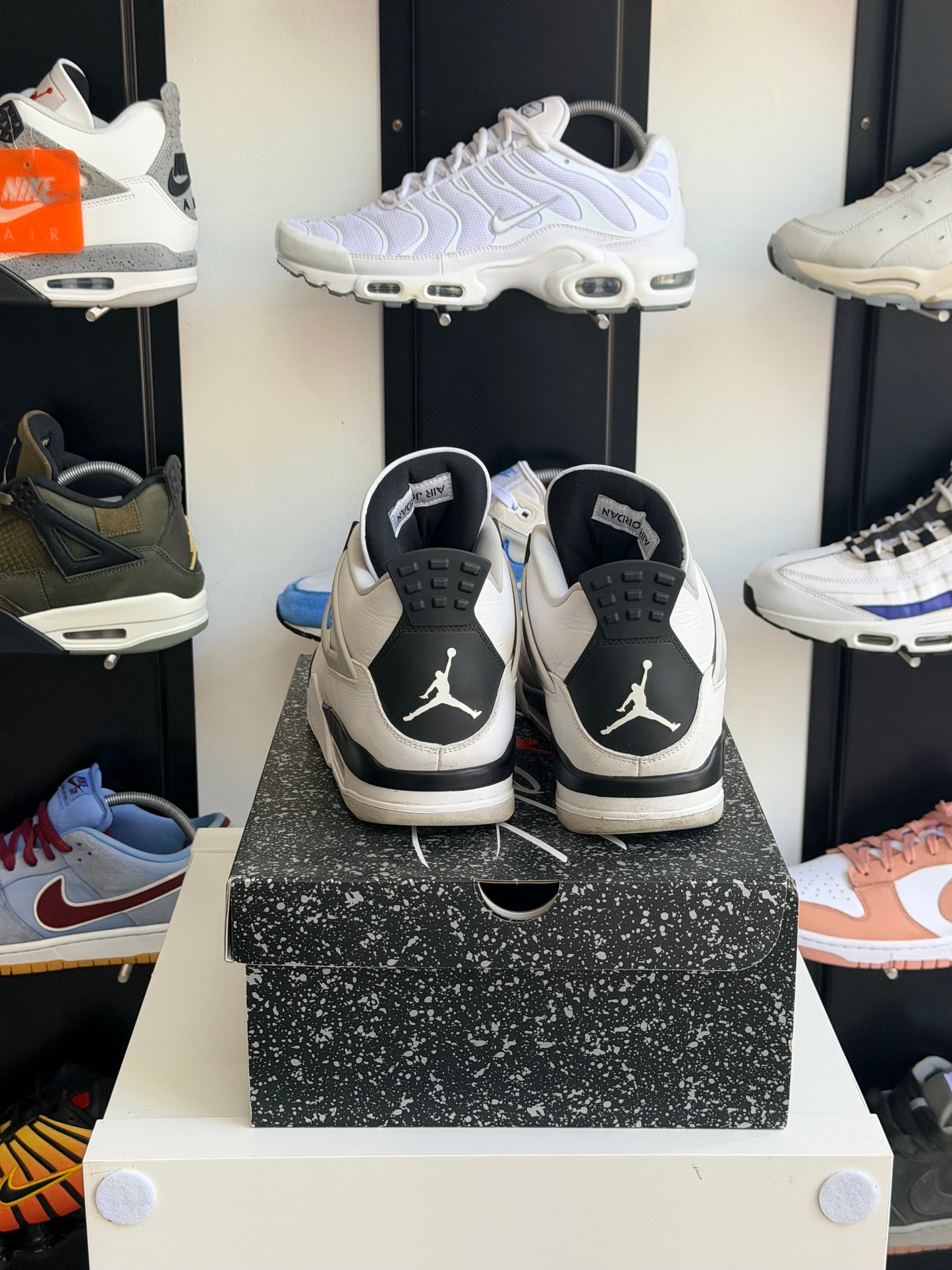 Jordan 4 military - TAILLE 46