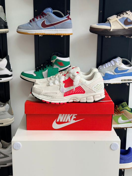 NIKE VOMERO 5 ROUGE - TAILLE 43