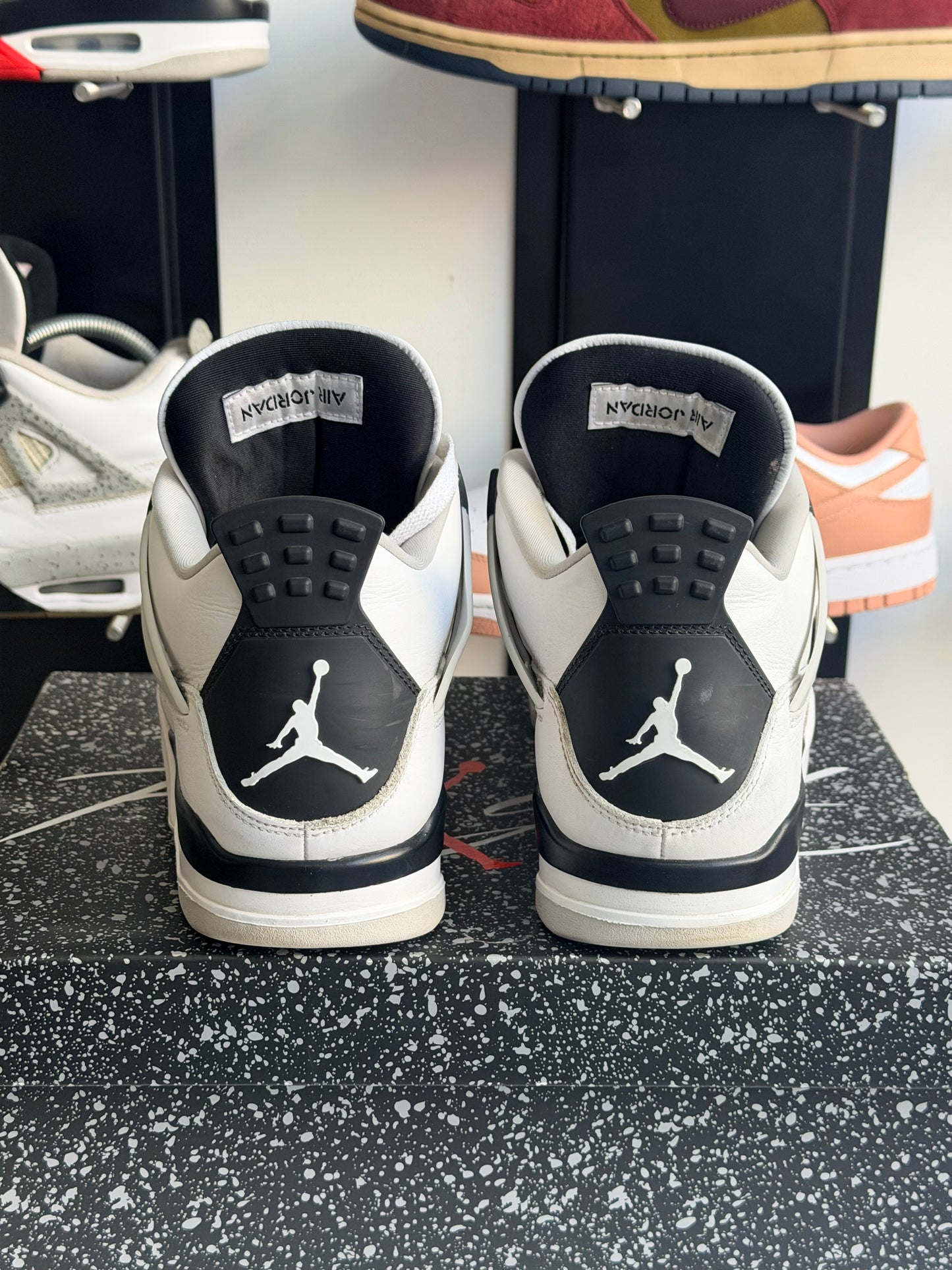 Jordan 4 military black - taille 42,5