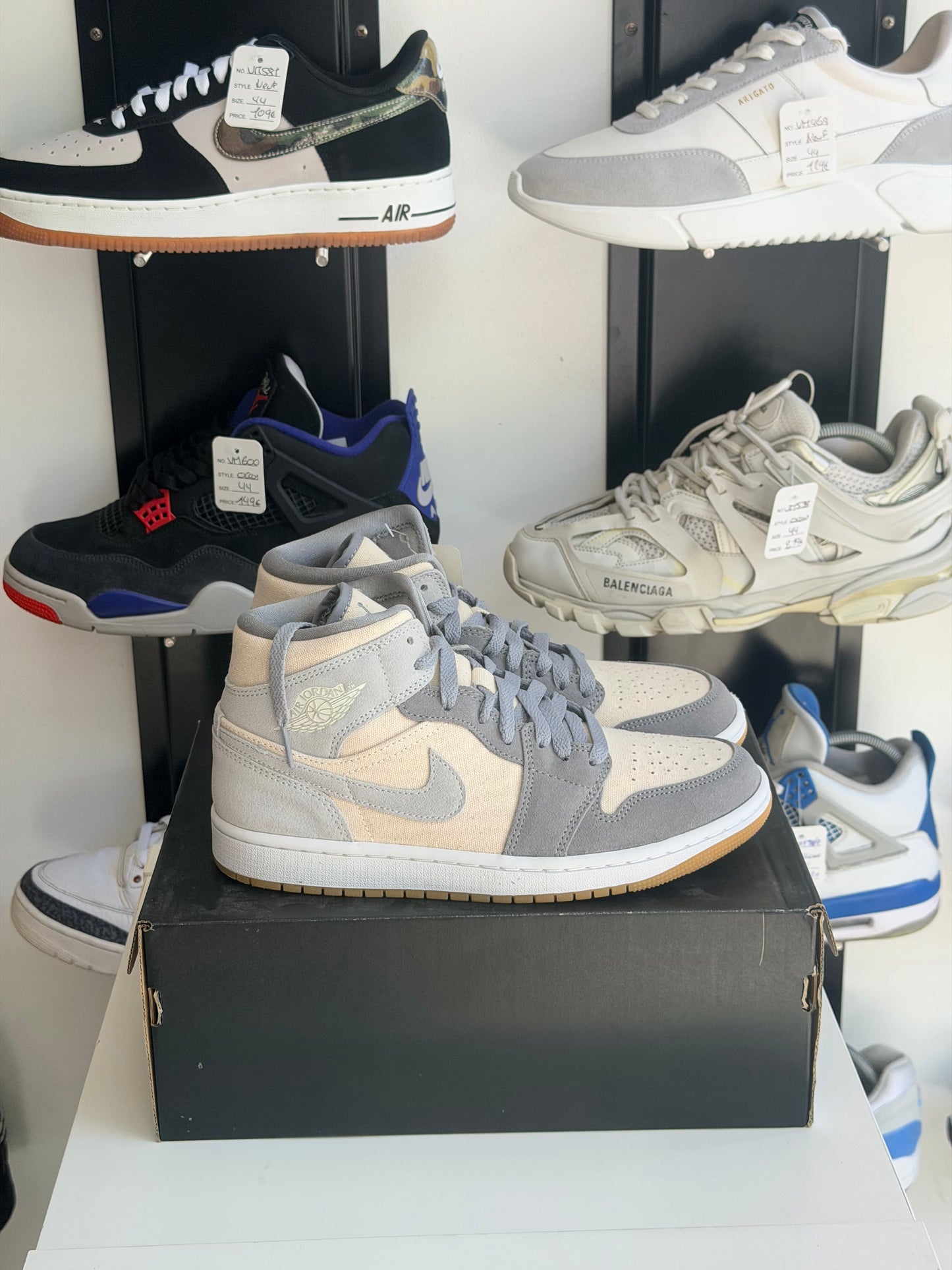 Jordan 1 mid coconut milk - taille 40,5