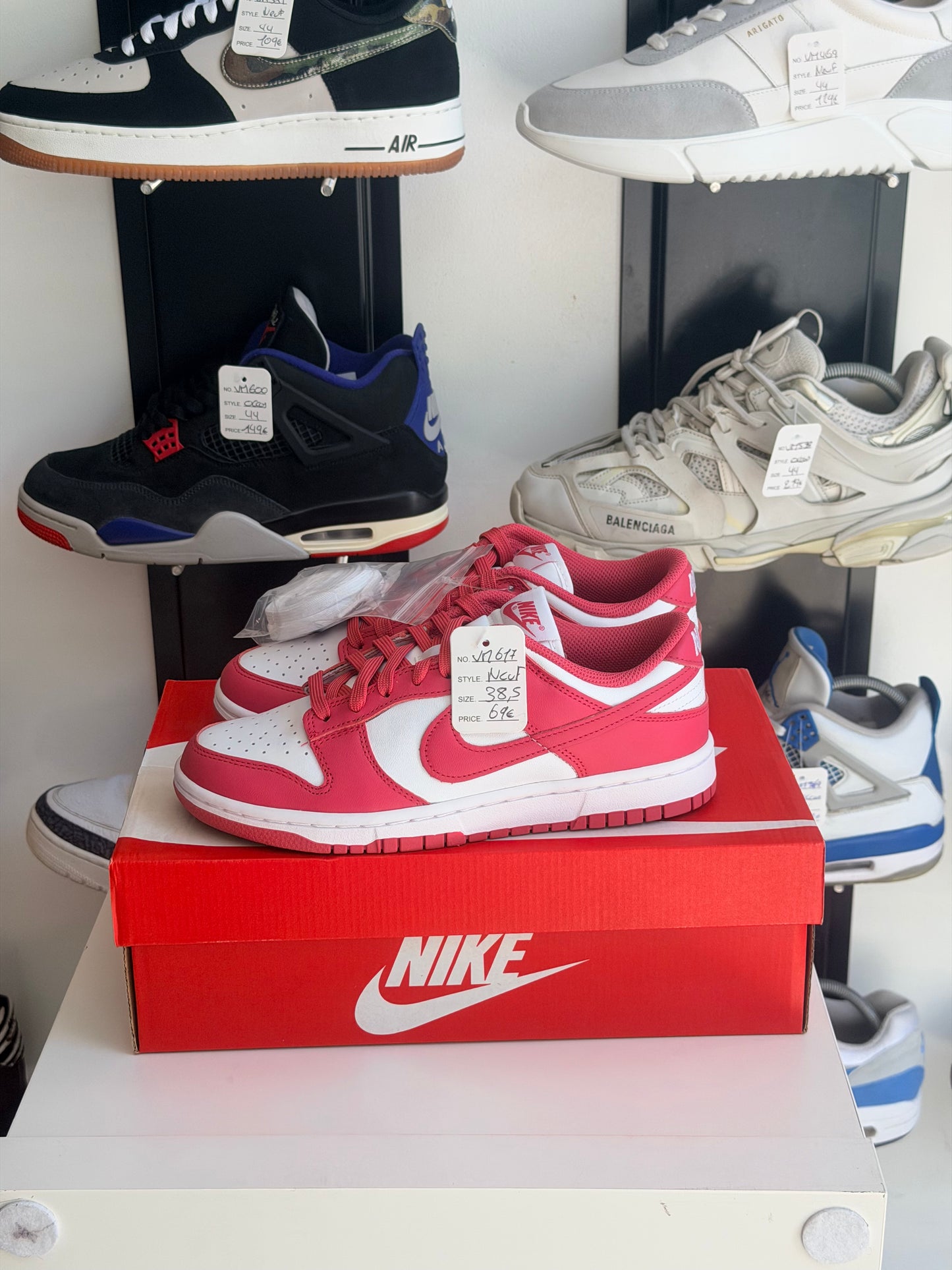 Nike dunk low rose - TAILLE 38,5