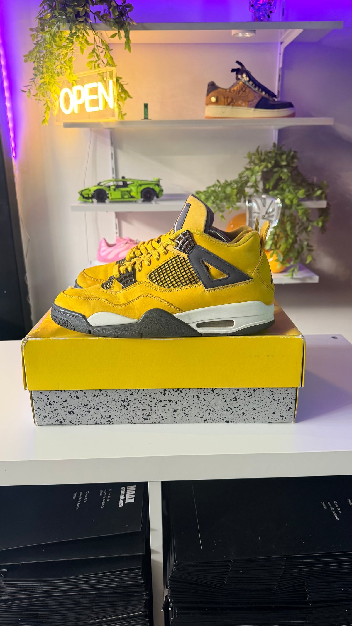 Air Jordan 4 Retro « Lightning » TAILLE 45