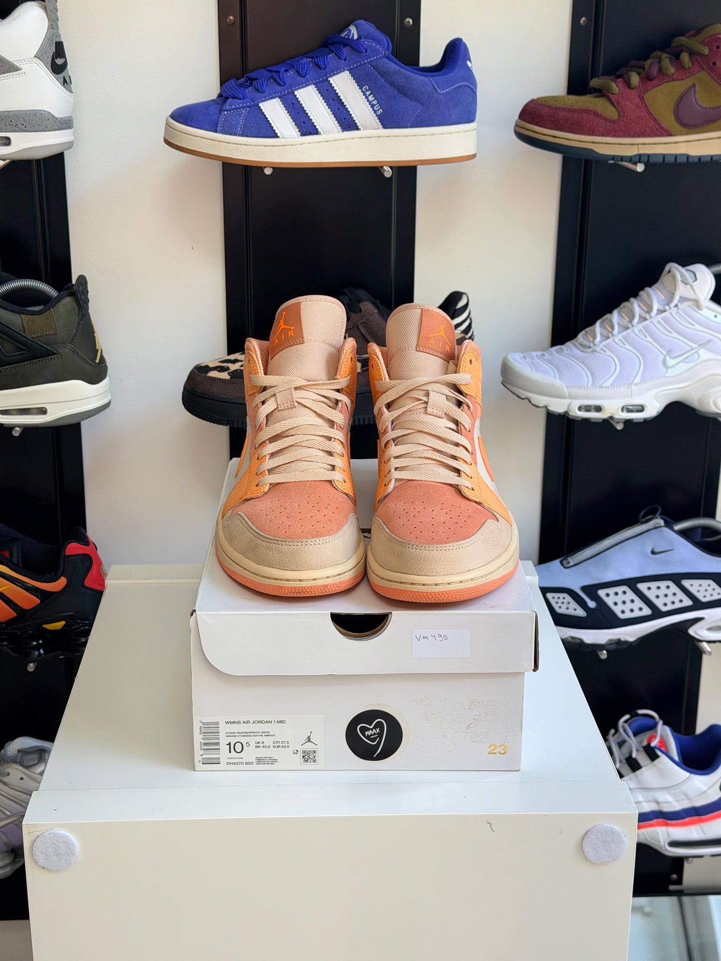 Jordan 1 mid abricots - TAILLE 42,5