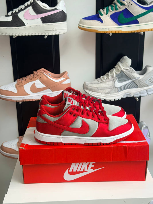 Nike dunk low UNLV satin - taille 40