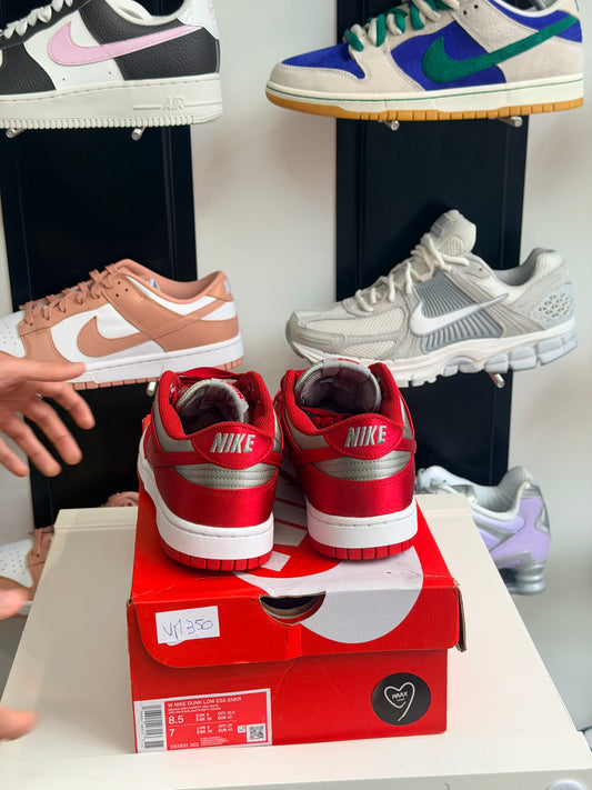 Nike dunk low UNLV satin - taille 40