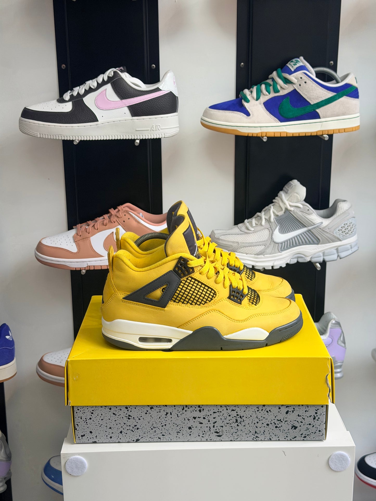 Jordan 4 Lightning - taille 42