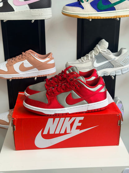Nike dunk low UNLV satin - taille 40