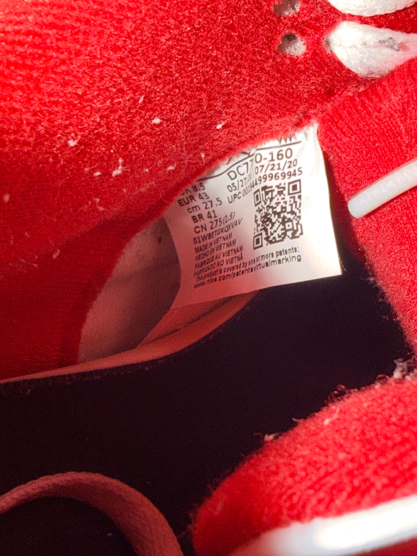 Jordan 4 fire red - taille 43