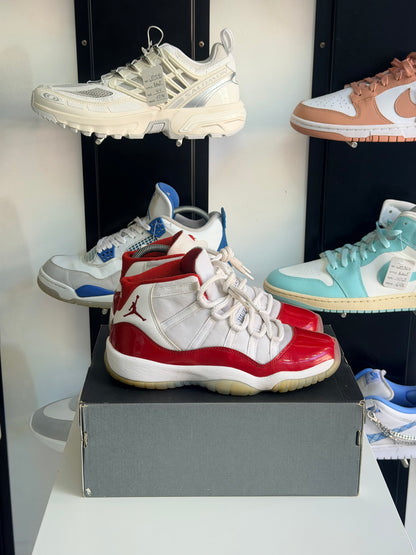 Jordan 11 high cherry - TAILLE 40