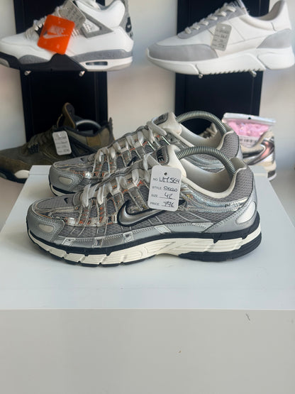 Nike P-6000 - TAILLE 42