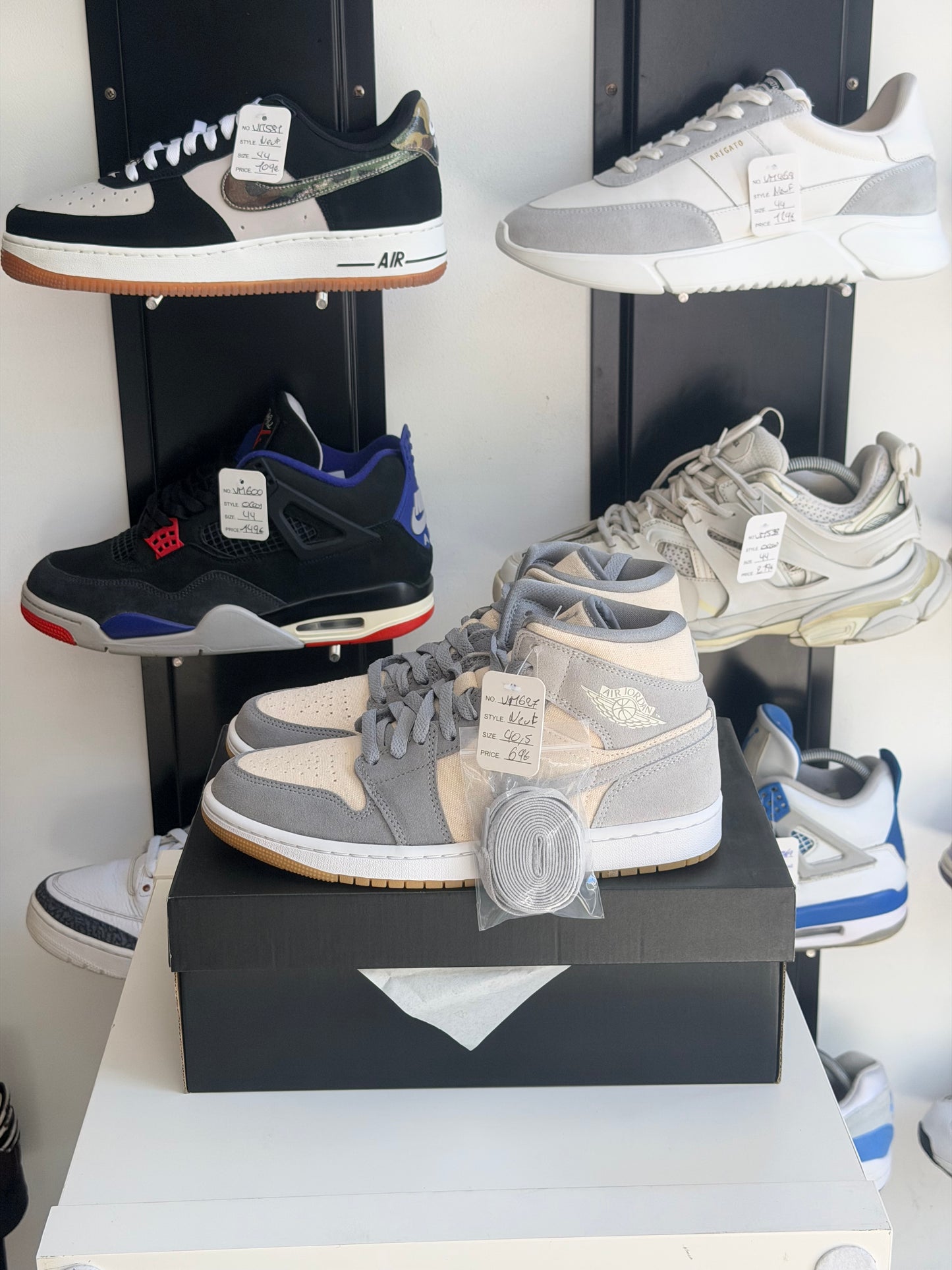 Jordan 1 mid coconut milk - taille 40,5
