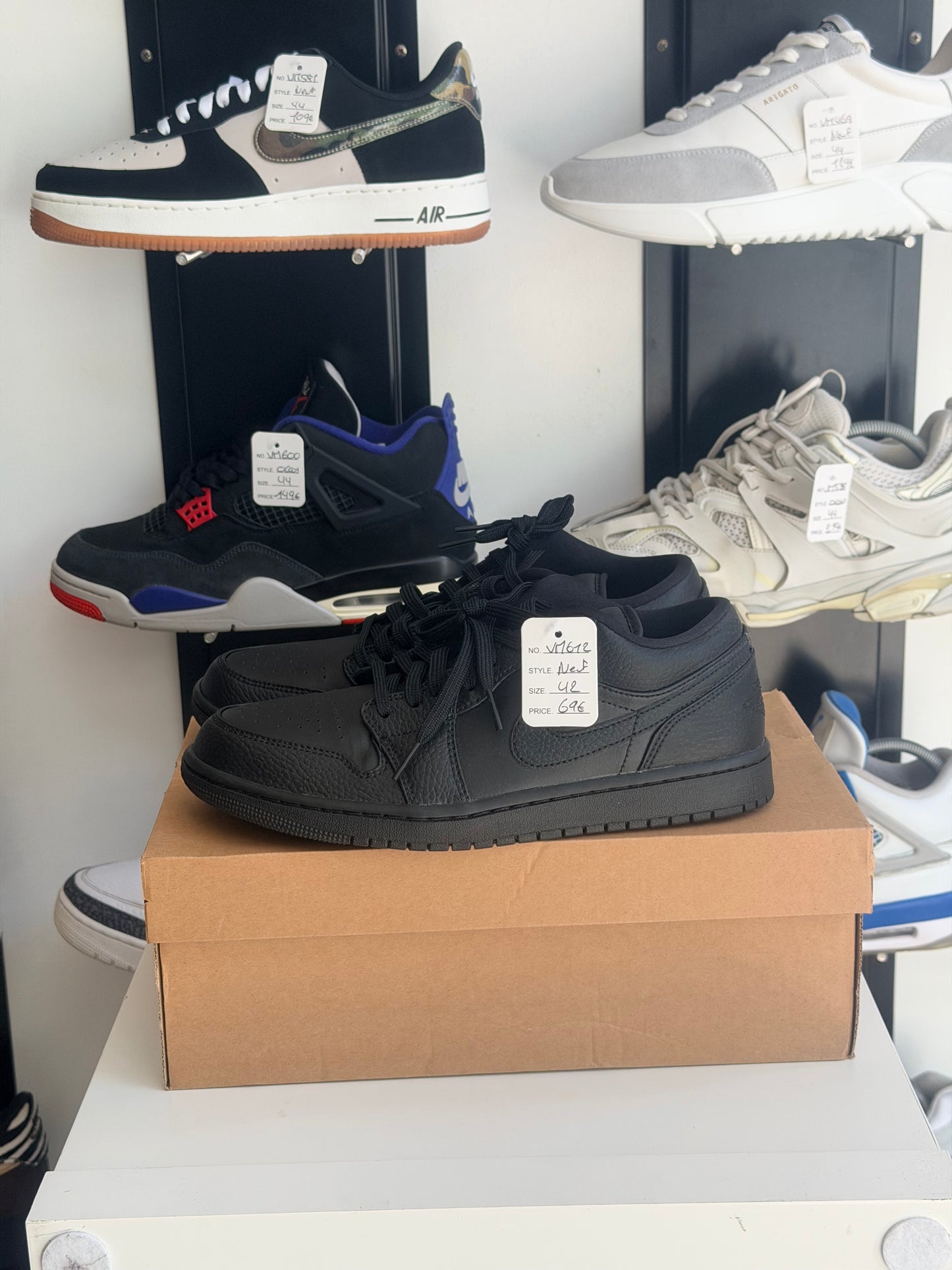 Jordan 1 low triple black - taille 42