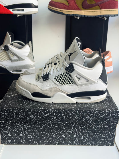 Jordan 4 military black - taille 42,5