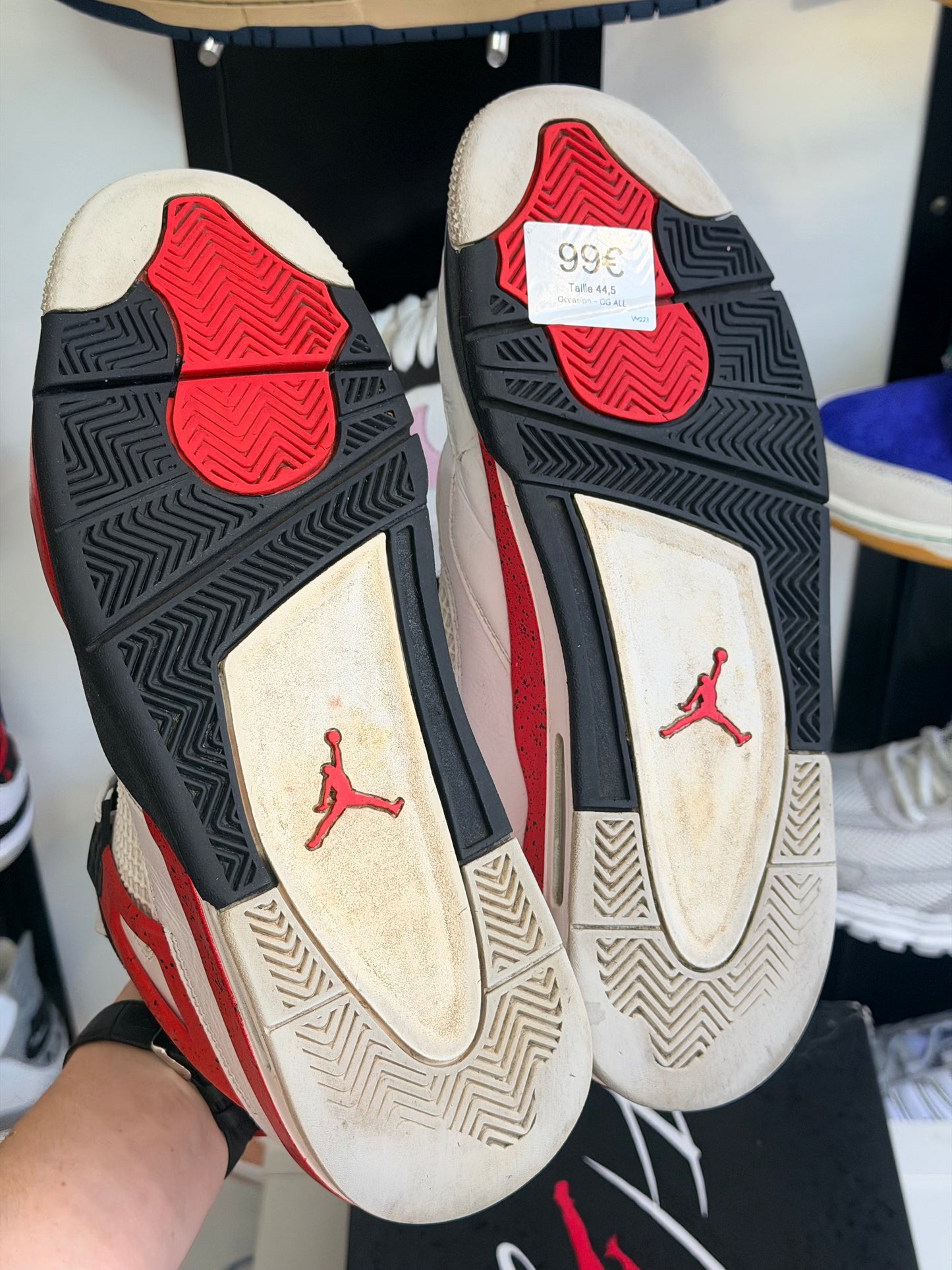 Jordan 4 red cément - taille 44,5