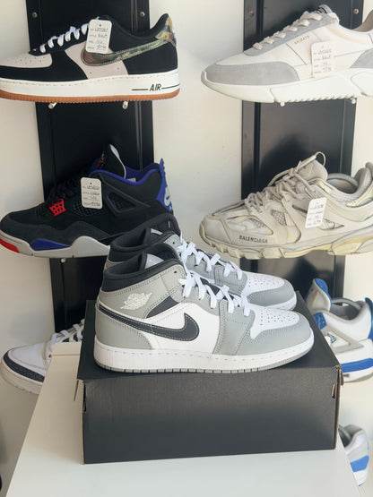 Jordan 1 mid grey - TAILLE 38
