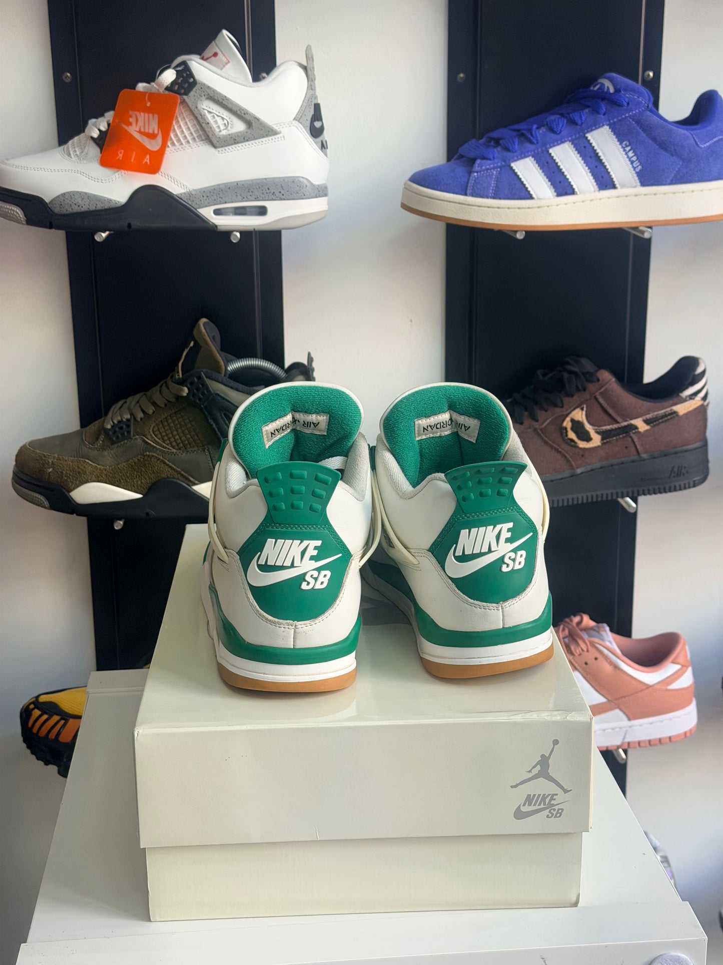 Jordan 4 pine Green - TAILLE 43