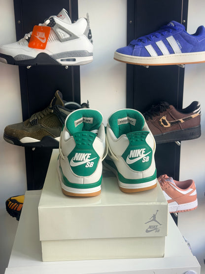 Jordan 4 pine Green - TAILLE 43