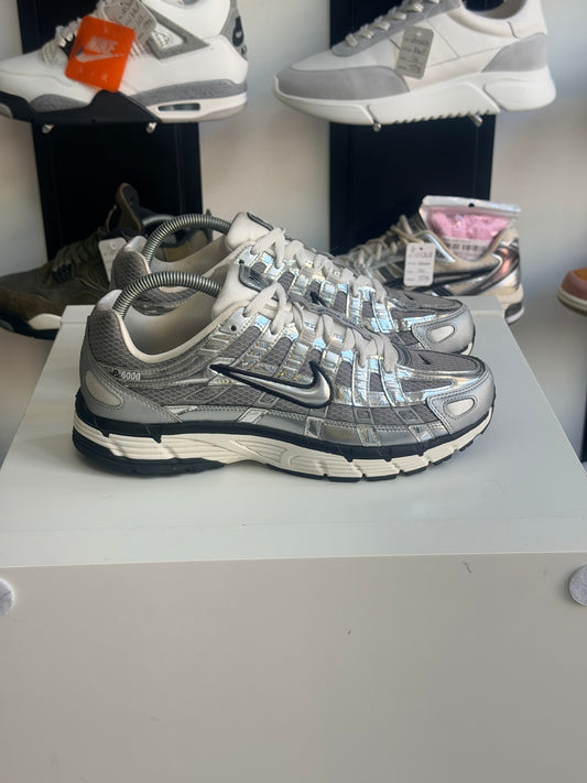 Nike P-6000 - TAILLE 42