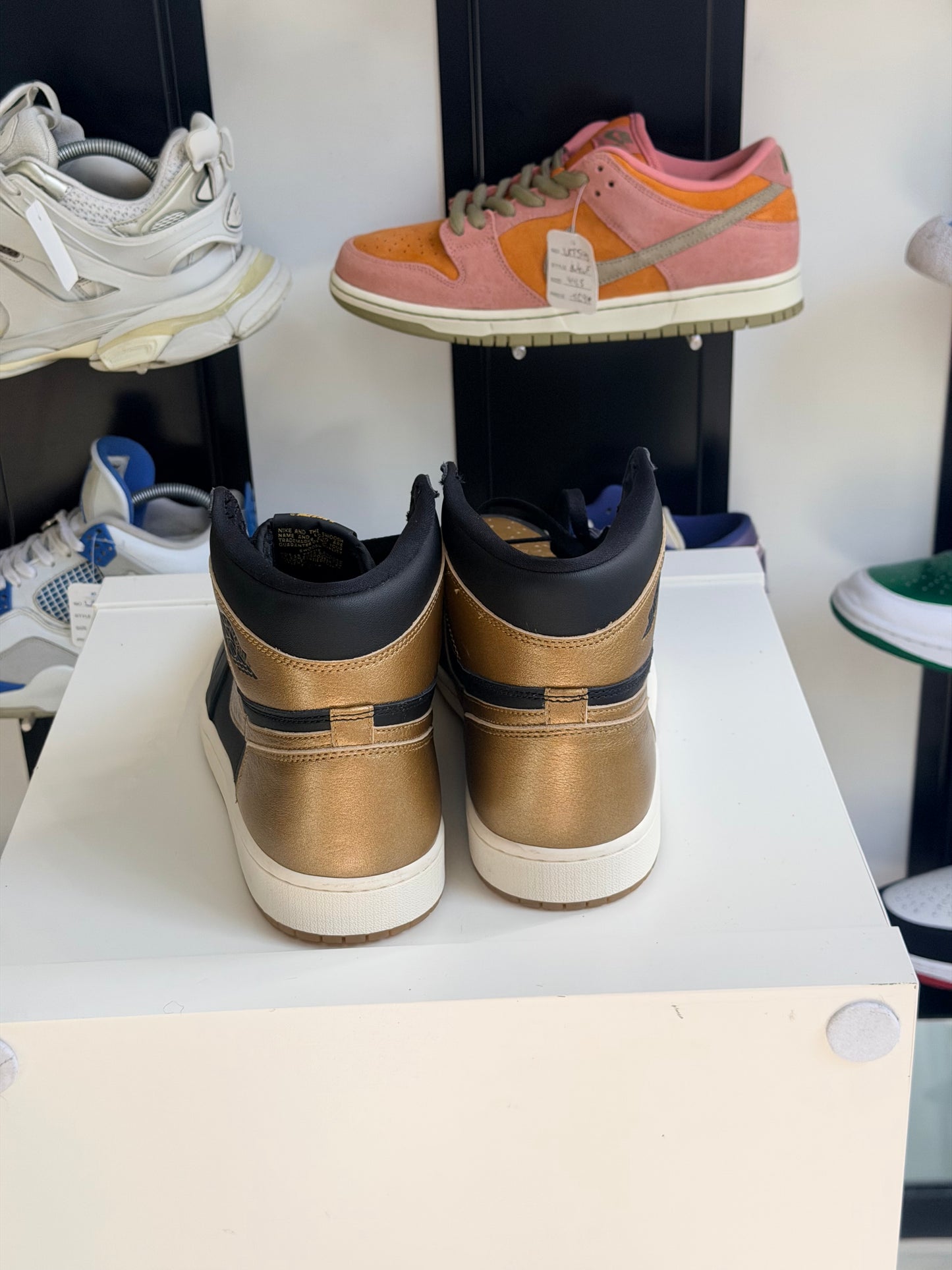 Jordan 1 high retro gold - TAILLE 47